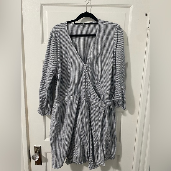 Old Navy wrap dress! - Picture 1 of 6